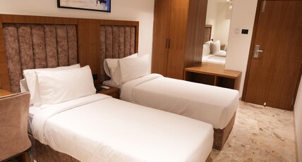 Silvotel Premier By Bizzgrow Hotels Room Type - Deluxe Room