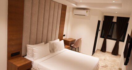Silvotel Premier By Bizzgrow Hotels Room Type - Premium Rooms with Balcony