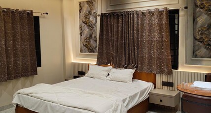 Hotel Star Light Room Type - King Bed Room with Garden View