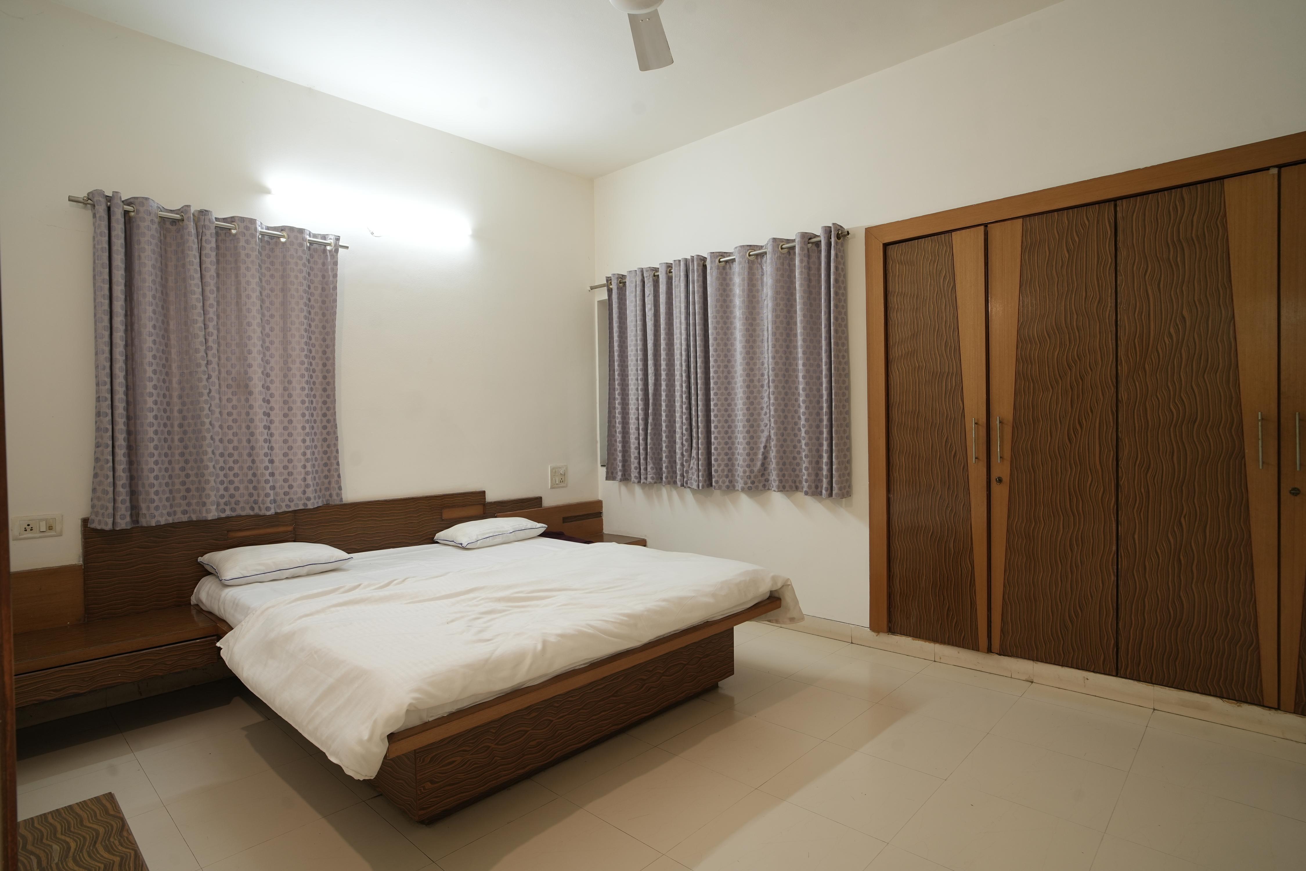 Manjul3BHK Villa in Nashik by Homeyhuts - Tap to explore photos
