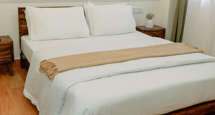 Ebel's Inn | A Boutique Stay Room Type - Queen Bedroom With Balcony 202