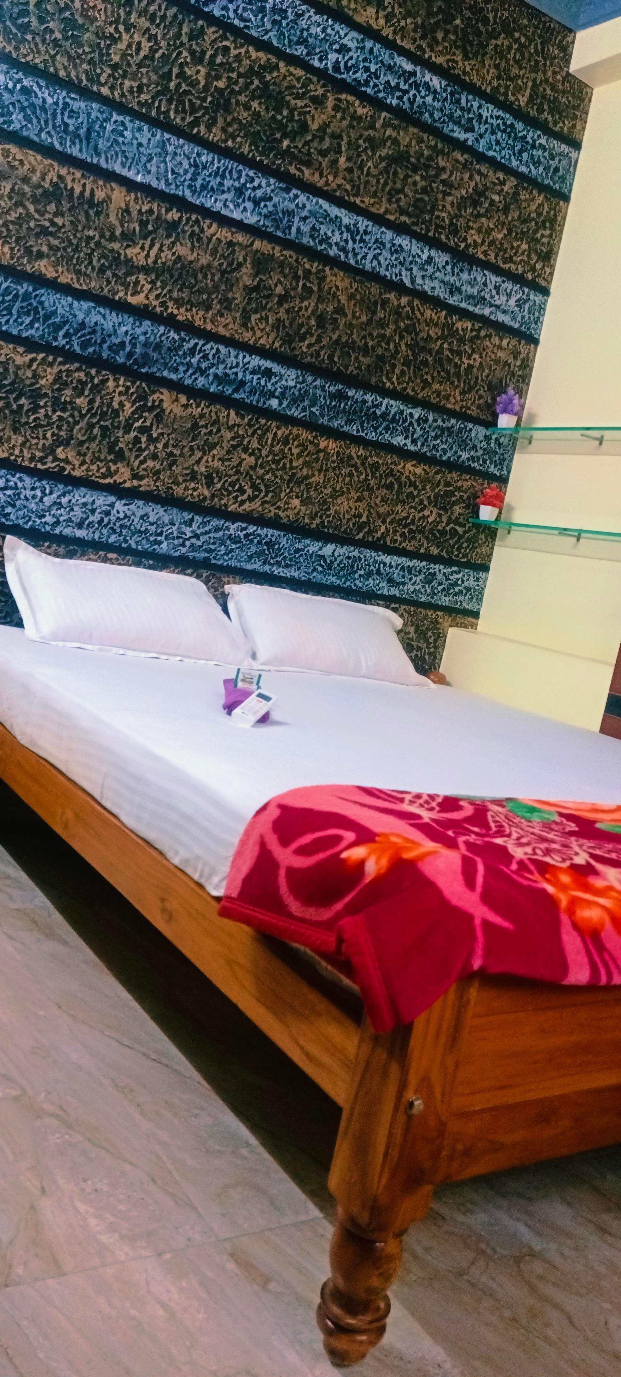 Sai Ram Home Stay - Tap to explore photos