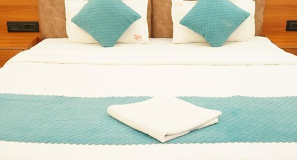 MARINE GRANDE SUITE Room Type - Standard Queen Bed Room