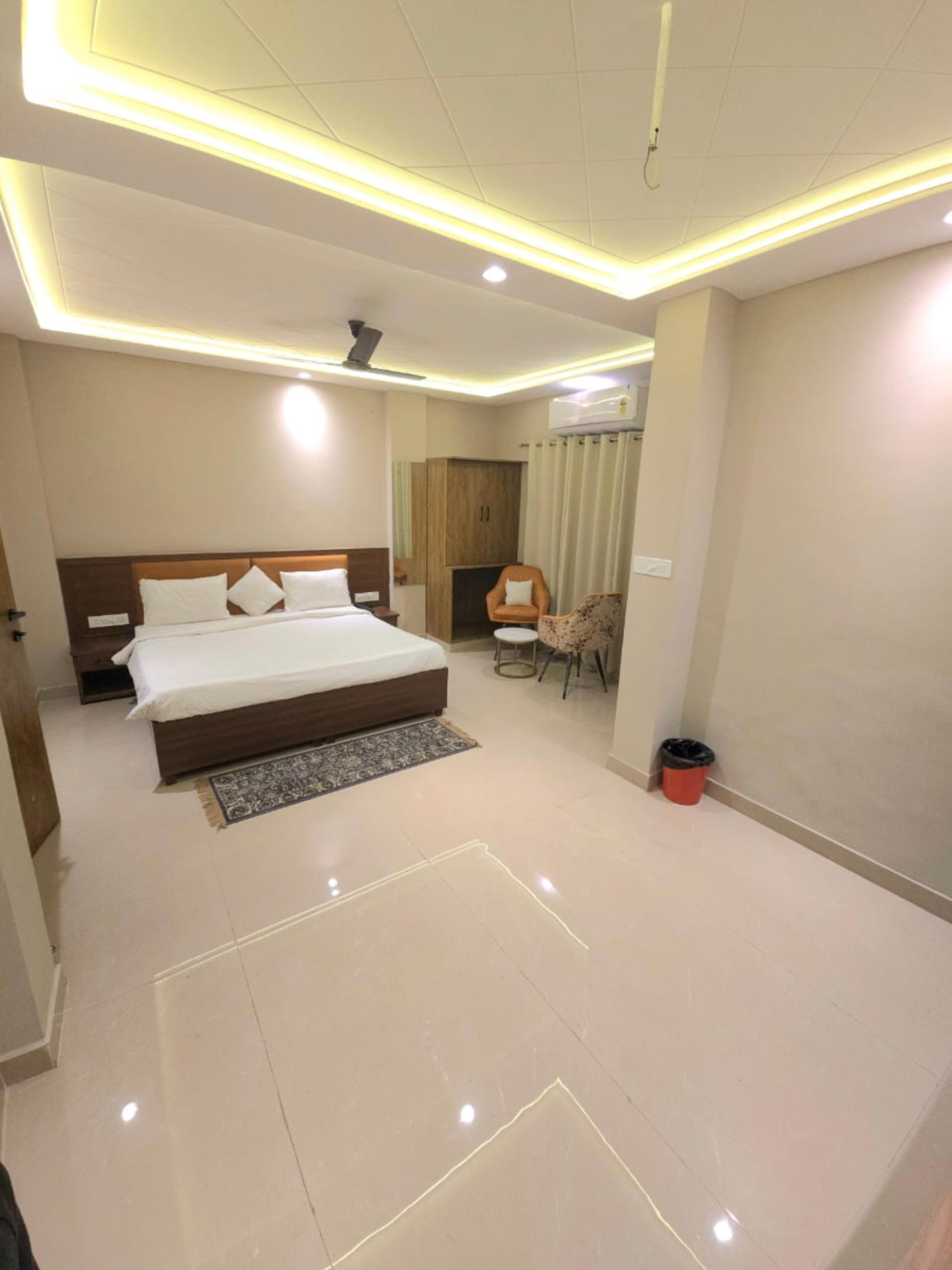 Hotel Neelgrand Room Type - Suite Room