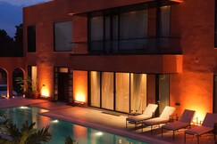 Terracotta Tales: 5BR Rustic Luxe Stay w/ Bonfire