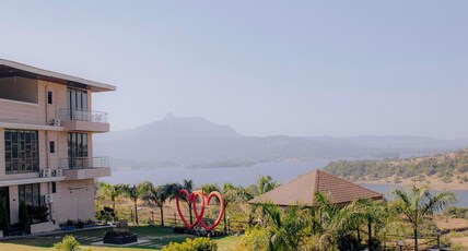 5BHK Waterfront Villa with Infinity pool & Indoor games Room Type - waterfront villaa