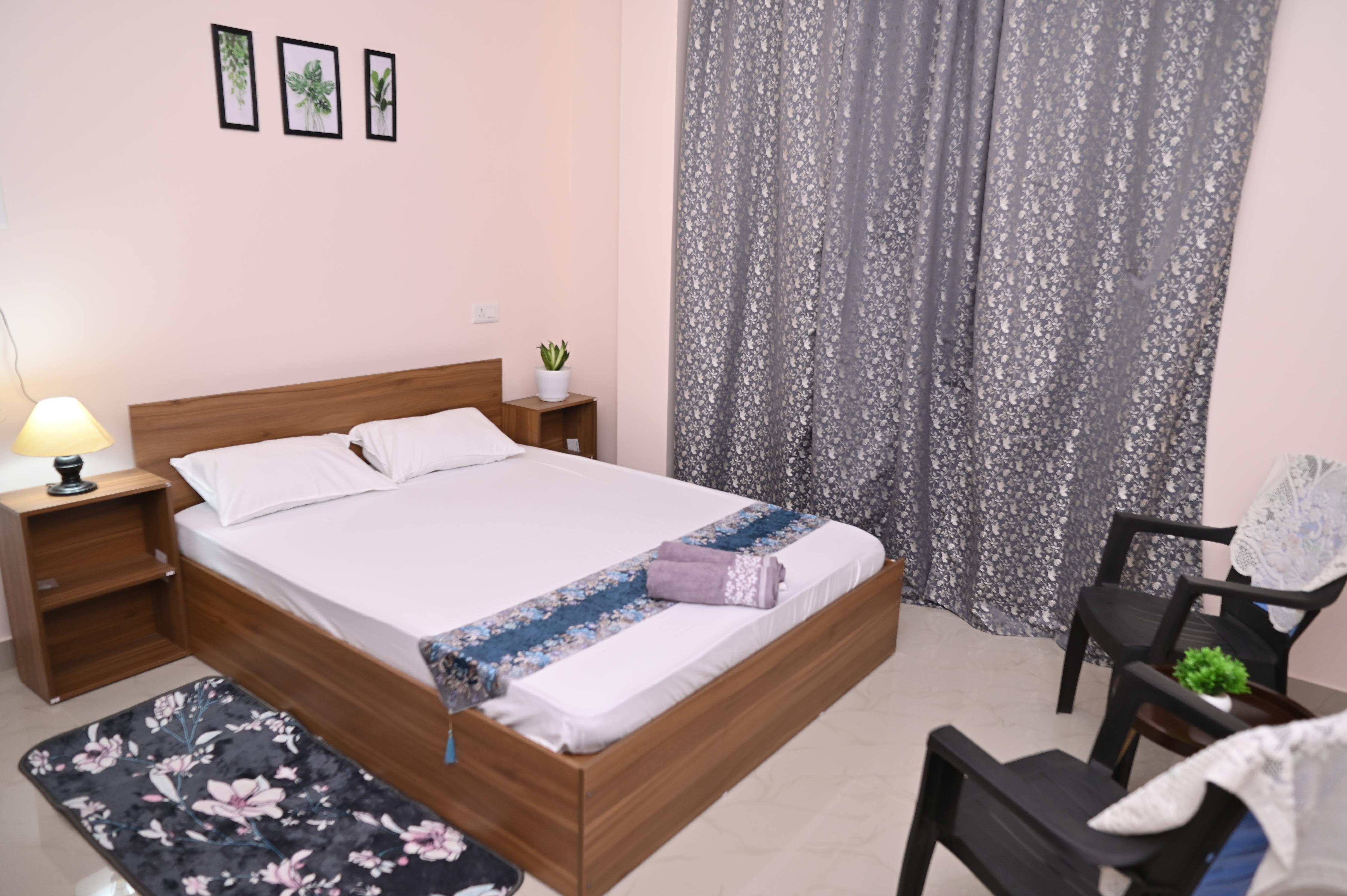 Uptown Escape Room Type - Room 2 non Ac(Ac options available)