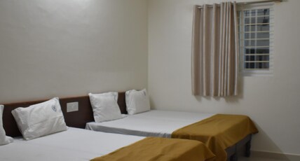 Vybhava Deluxe Boading & Lodging Room Type - Four Bed Deluxe Room (Non AC)
