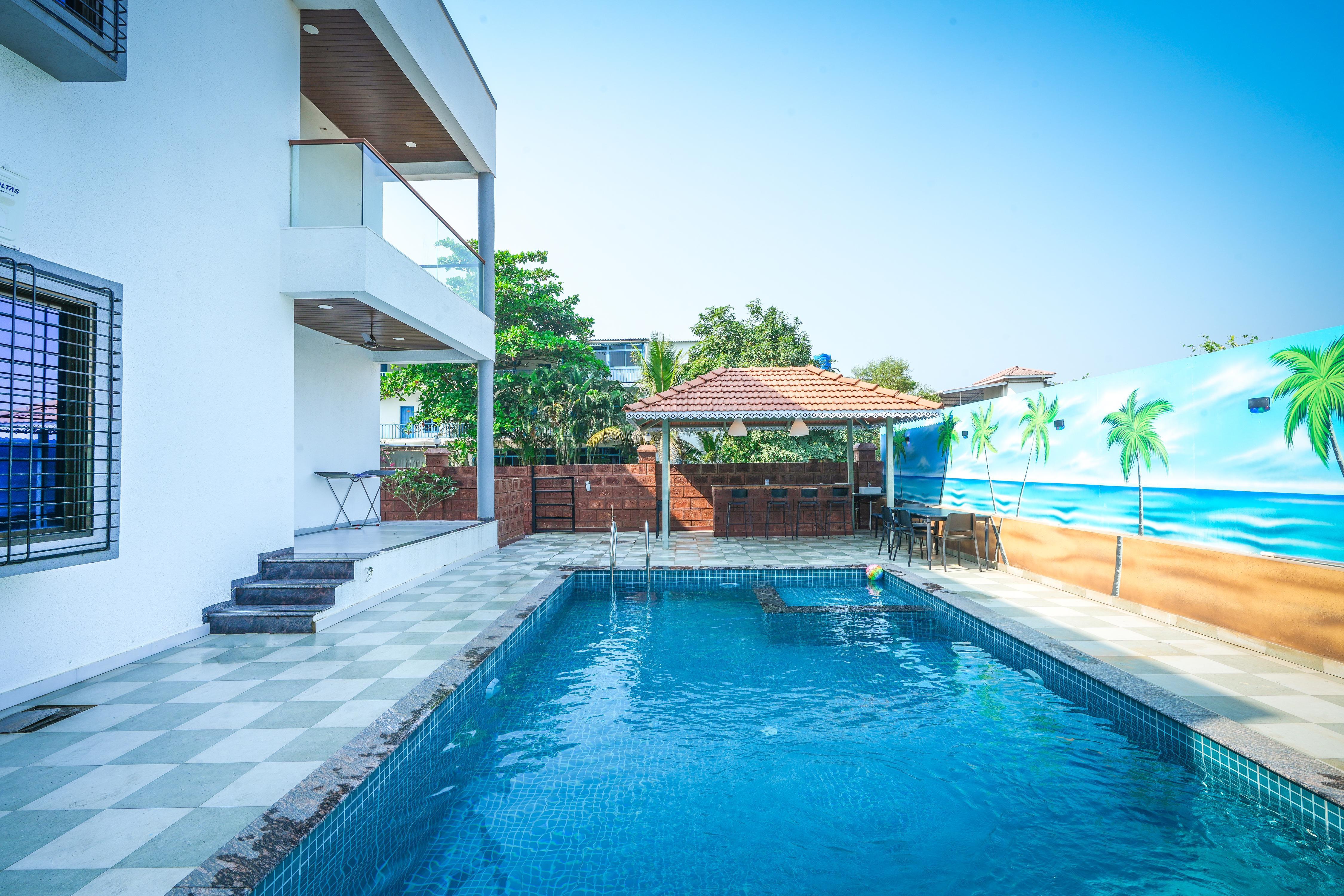 COREL CREST - Tap to explore photos