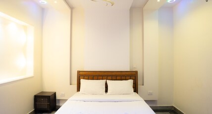 MOUNTAIN OASIS RESORT, NEAR MANTRALAYAM | RAICHUR Room Type - Luxury villa with Garden view near mantralaya road