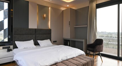 The 61 Resort Room Type - King Bed Room with Garden View