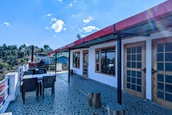 Chinar Retreat 3BR SF near Mukteshwar Dham by Homeyhuts