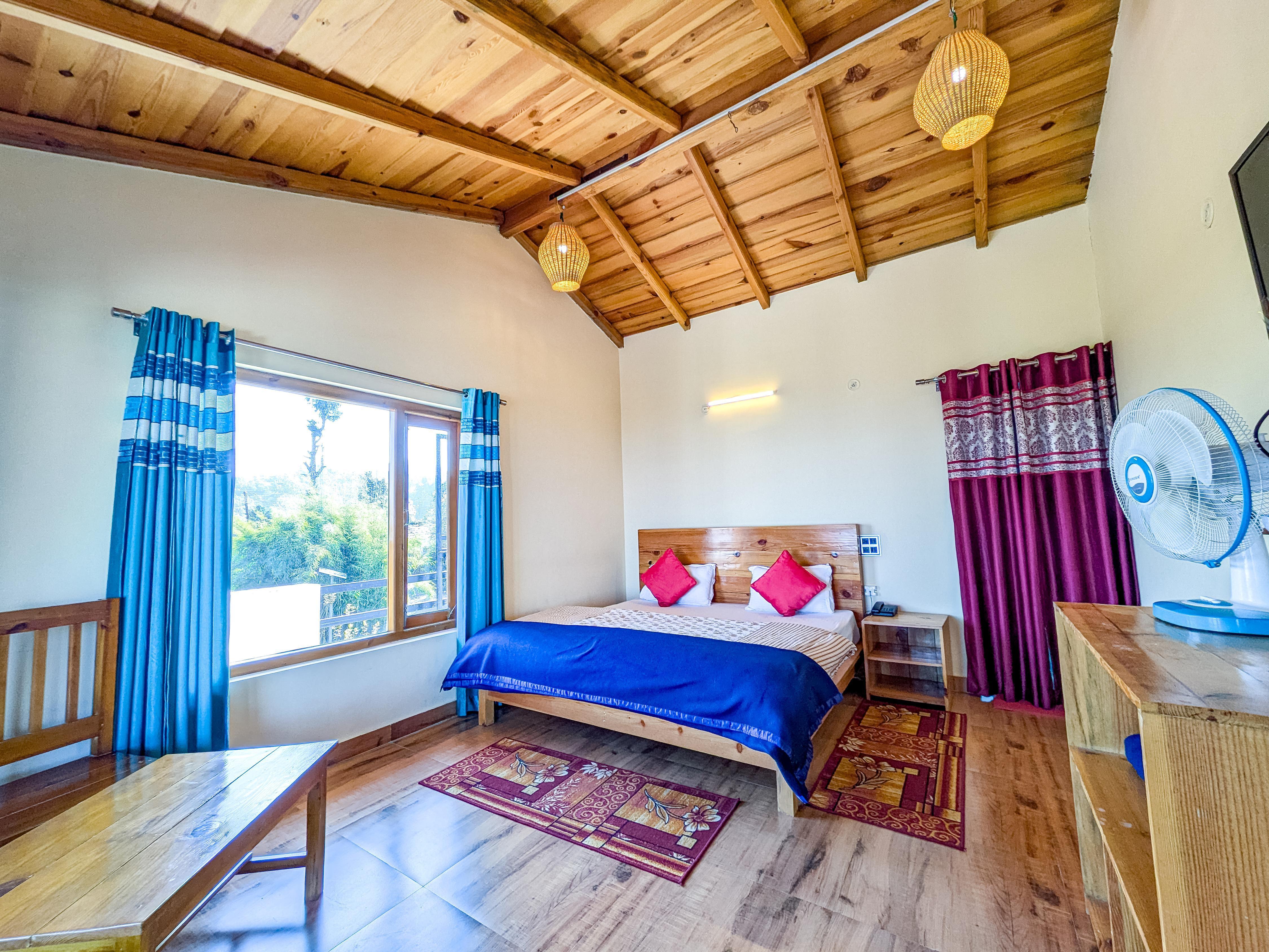 Chinar Retreat 3BR SF near Mukteshwar Dham by Homeyhuts - Tap to explore photos