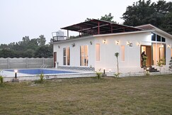 Cyber Farm | Premium 3BR Farm Stay with Curated Experiences