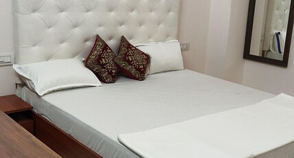 Hotel Times Stay - Udaipur Room Type - Deluxe King Bed Room