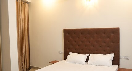 Hotel Times Stay - Udaipur Room Type - Luxury King Bed Room with Hill View and balcony