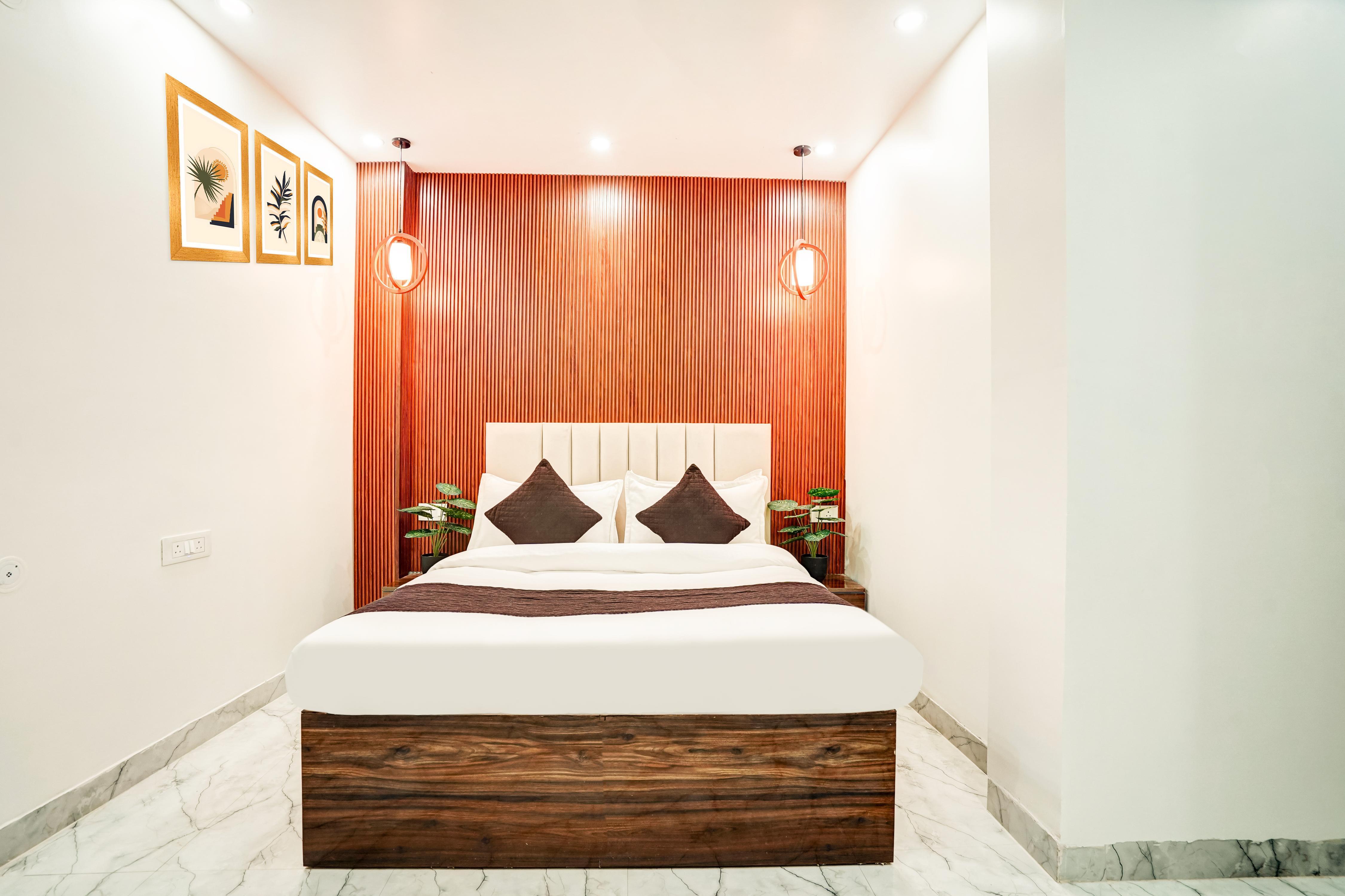 SOLARIS RETREAT BY THE ARROW LAXMI NAGAR - Tap to explore photos