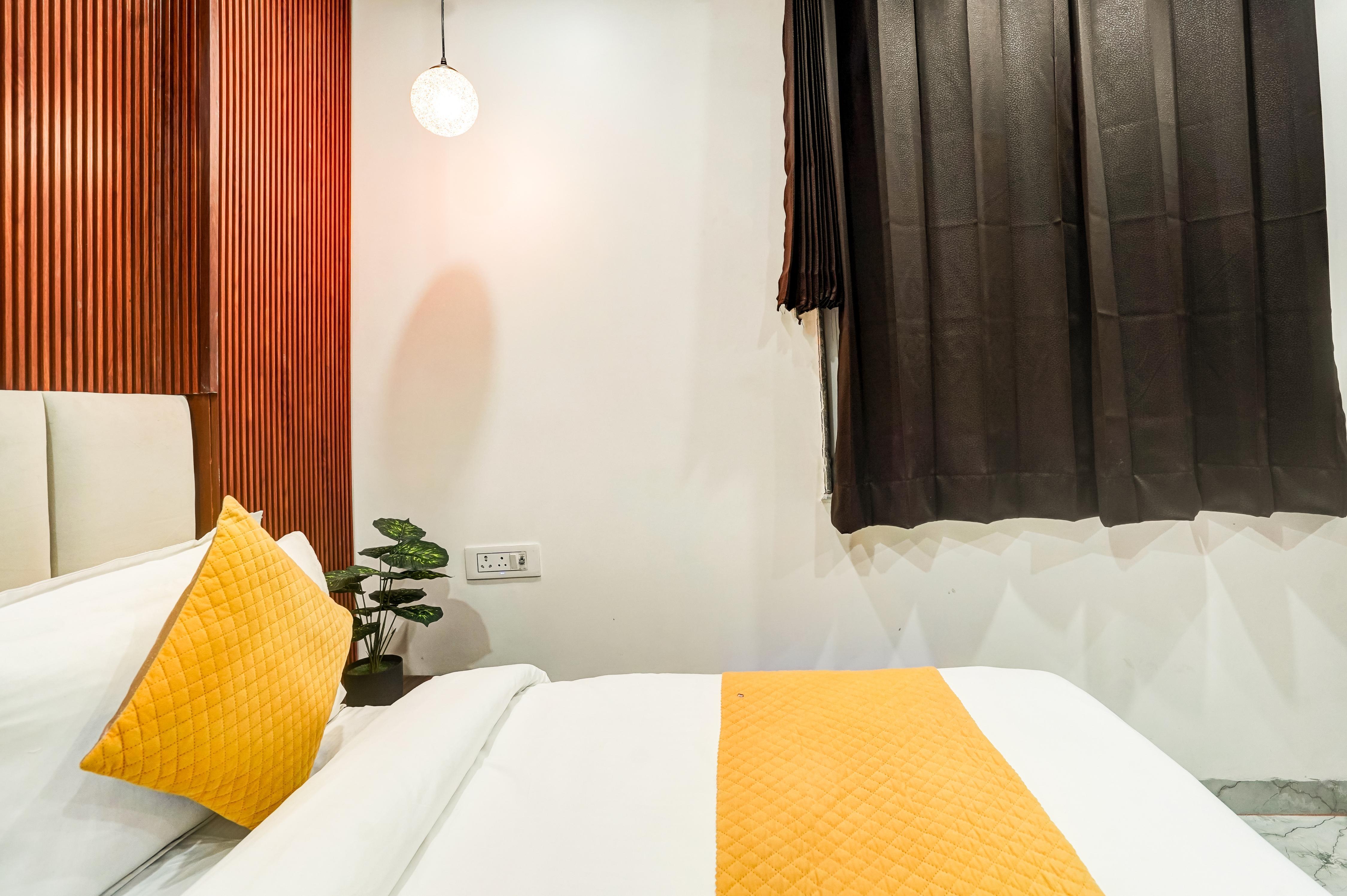 SOLARIS RETREAT BY THE ARROW LAXMI NAGAR - Tap to explore photos