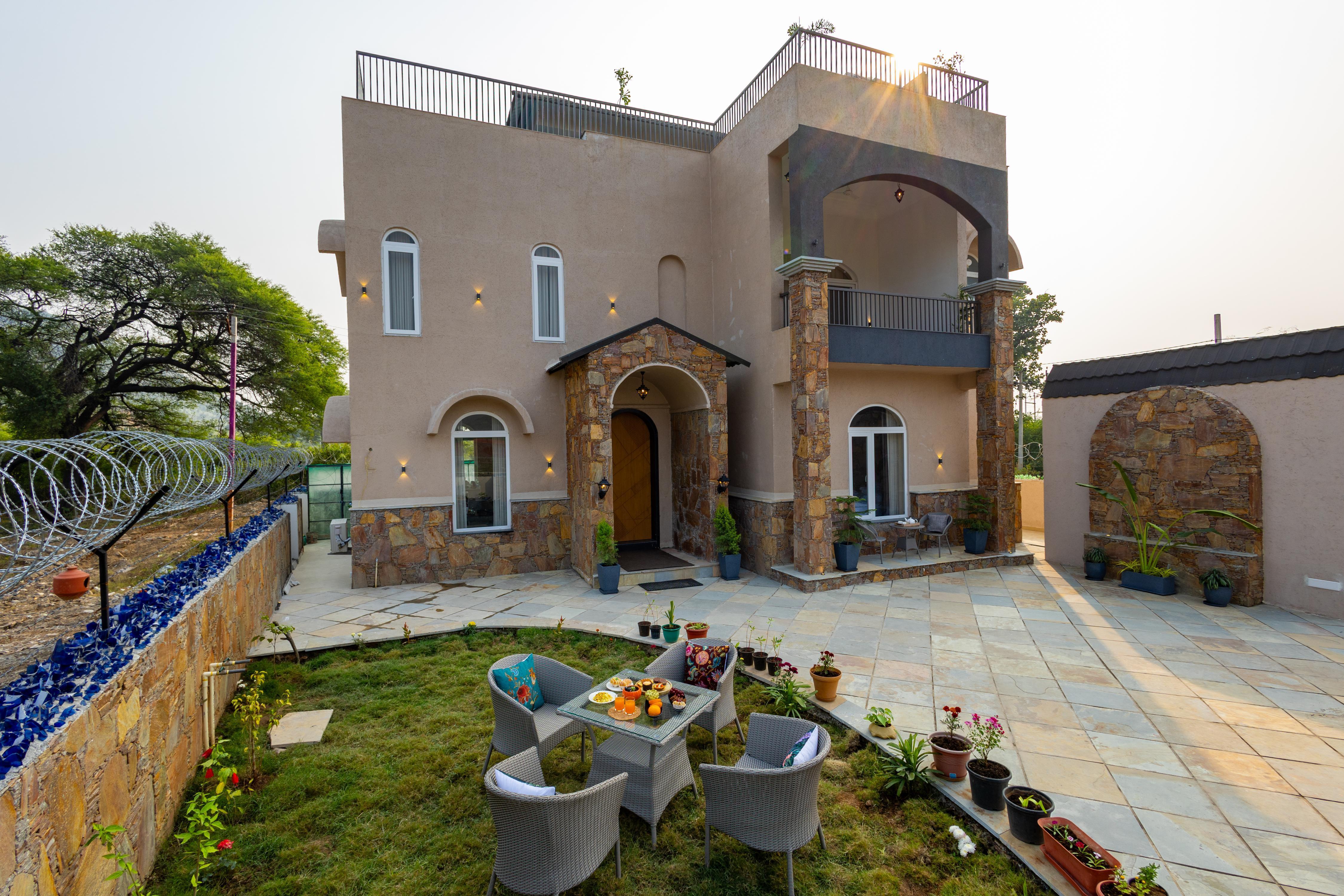 ELIVAAS Vaikunth 3BHK Villa Getaway with Rooftop Pool