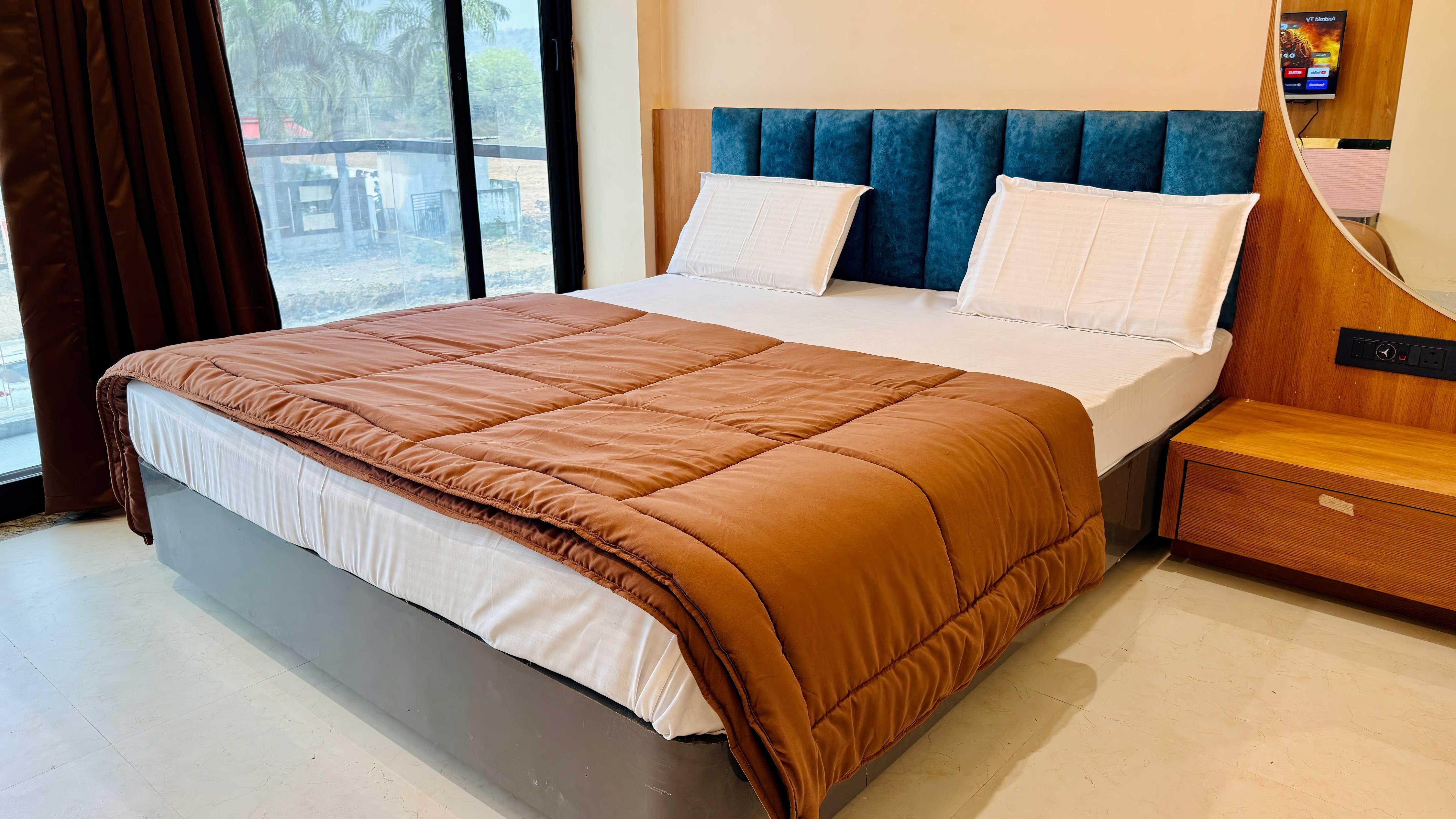 Ganpati Palace Room Type - Deluxe Double Room with Balcony