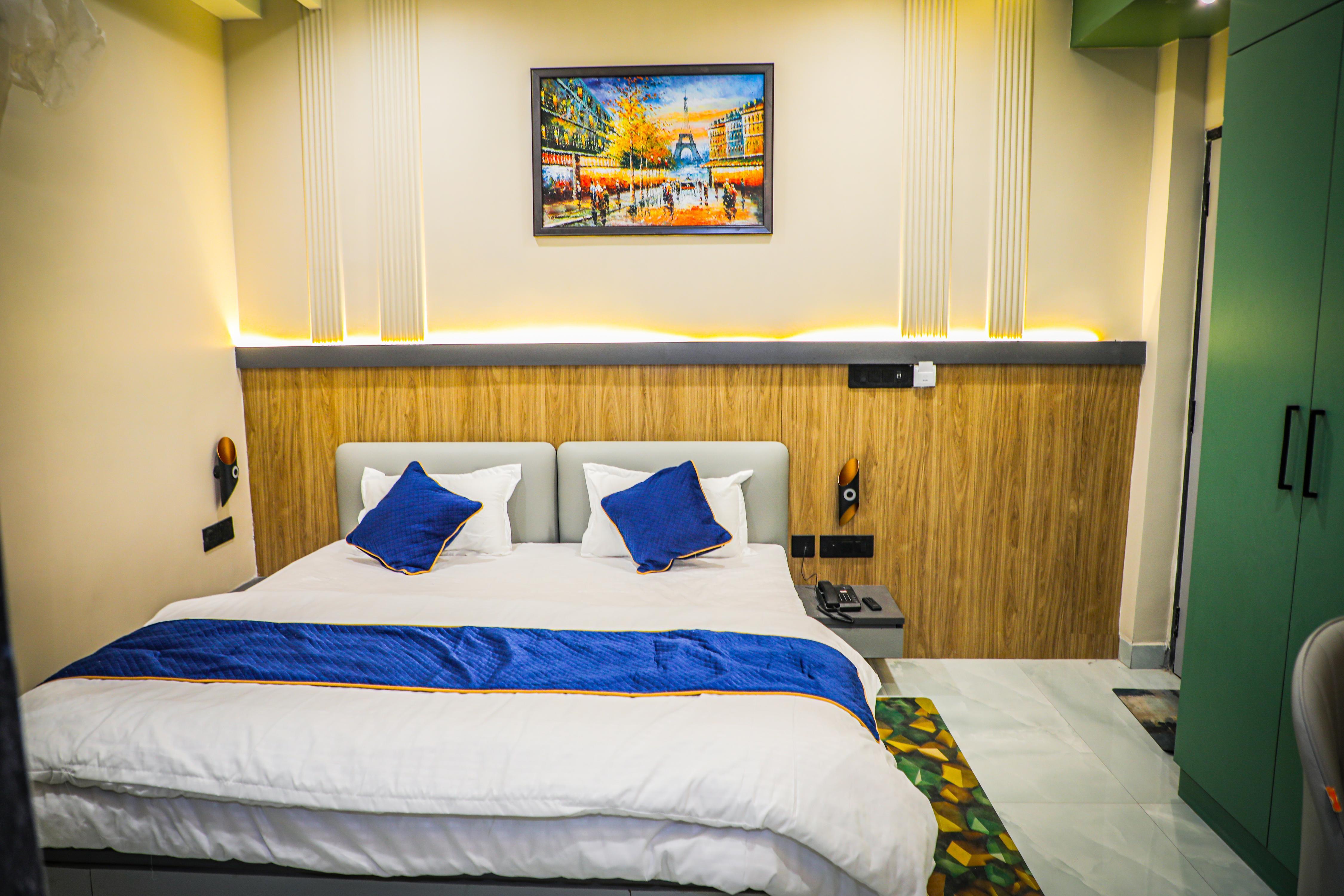 Hotel Shri Ram Ratan inn - Tap to explore photos