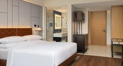 Four Points By Sheraton, Mall Road, Amritsar Room Type - Deluxe Room, 1 King Bed