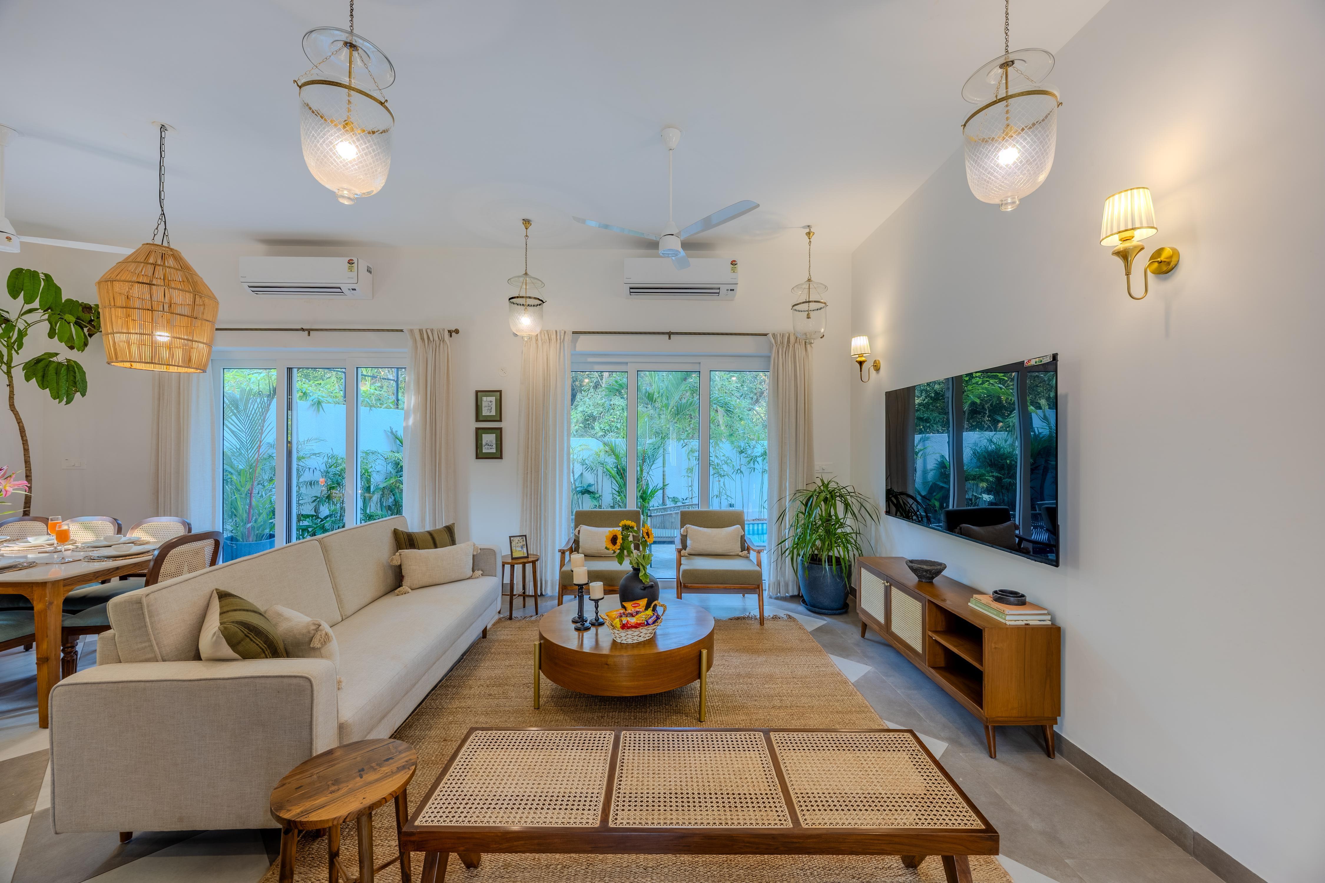 ELIVAAS Casa Zyra 4 BHK Pet friendly villa with Pvt Pool and Lift Close to Assagao