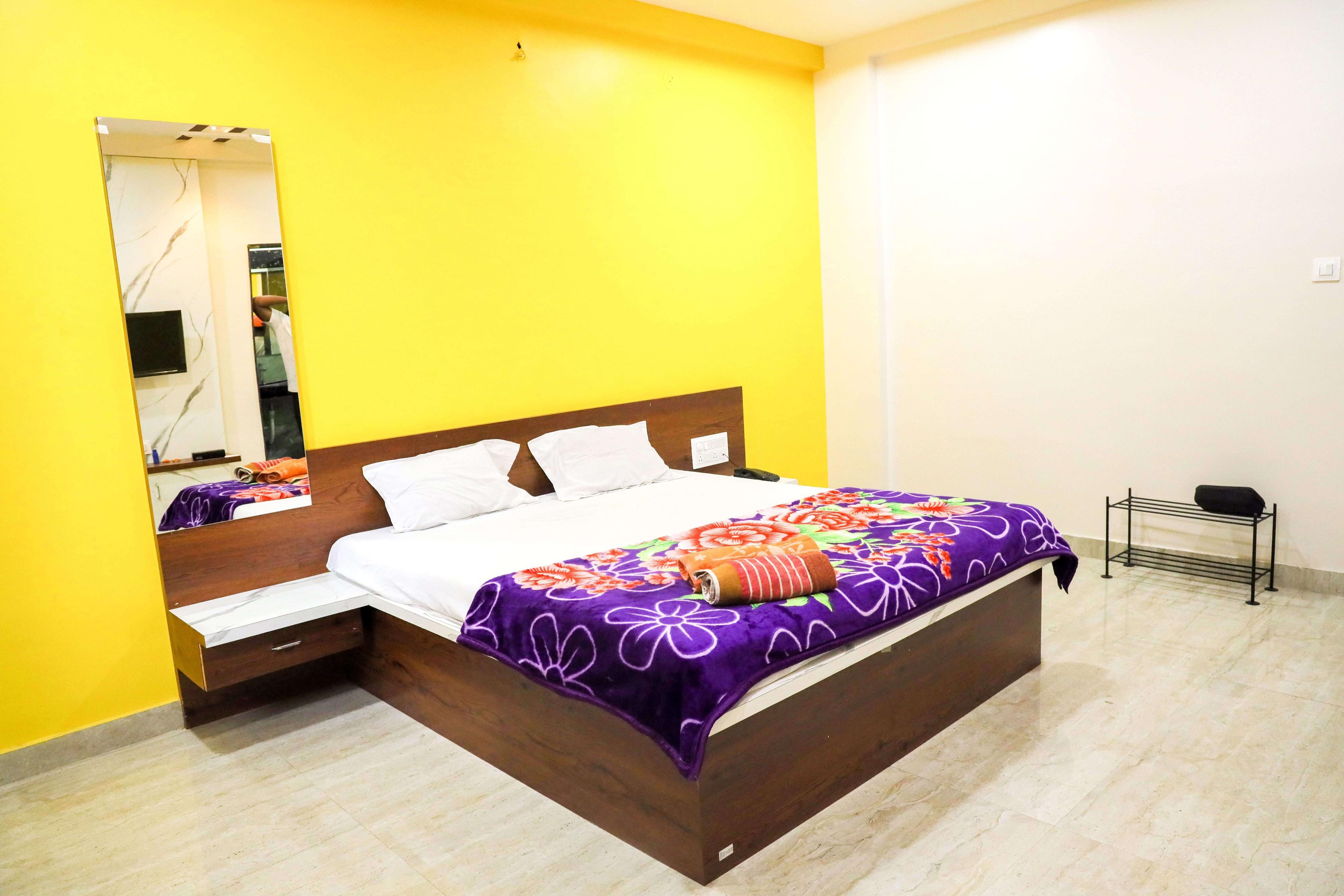 Hotel Suvarnajyot Lodging Shakha 2 Room Type - Deluxe Room