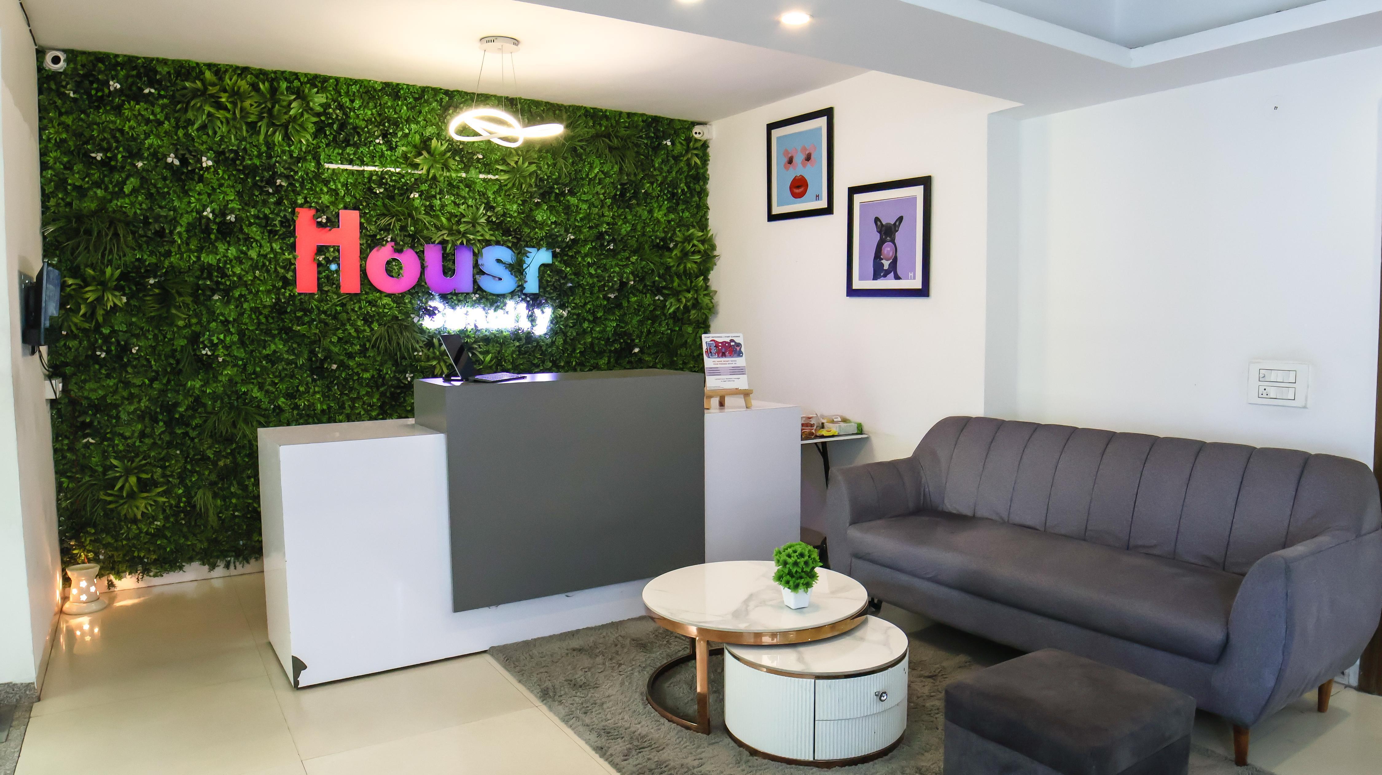 Housr 54 Suncity near Golf Course Road - Tap to explore photos