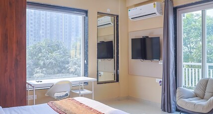 The Hoften Enkay Residency DLF Galleria Room Type - Studio King Room with Balcony, Kitchenette The Hoften Enkay Residency DLF Galleria Room Type - Studio King Room with Balcony, Kitchenette