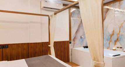 Emmanuel Residency by Alaya Stays Room Type - Suite Room with Jacuzzi