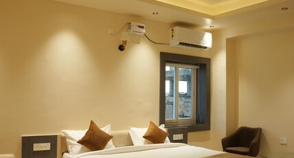 Hotel Jasraj Inn Room Type - EXECUTIVE ROOM