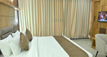 Hotel Sai Leela Inn Room Type - Suite Room