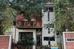 Tree House Hill Station Home (Suite 3) 2 Guests