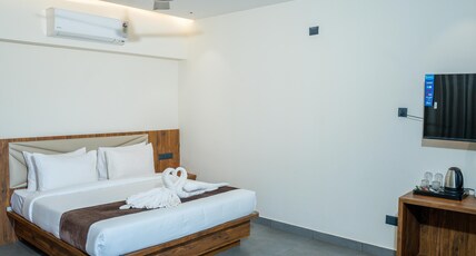 Royal Garden Beach Resort Room Type - Royal Standard Family Room (Sea View)
