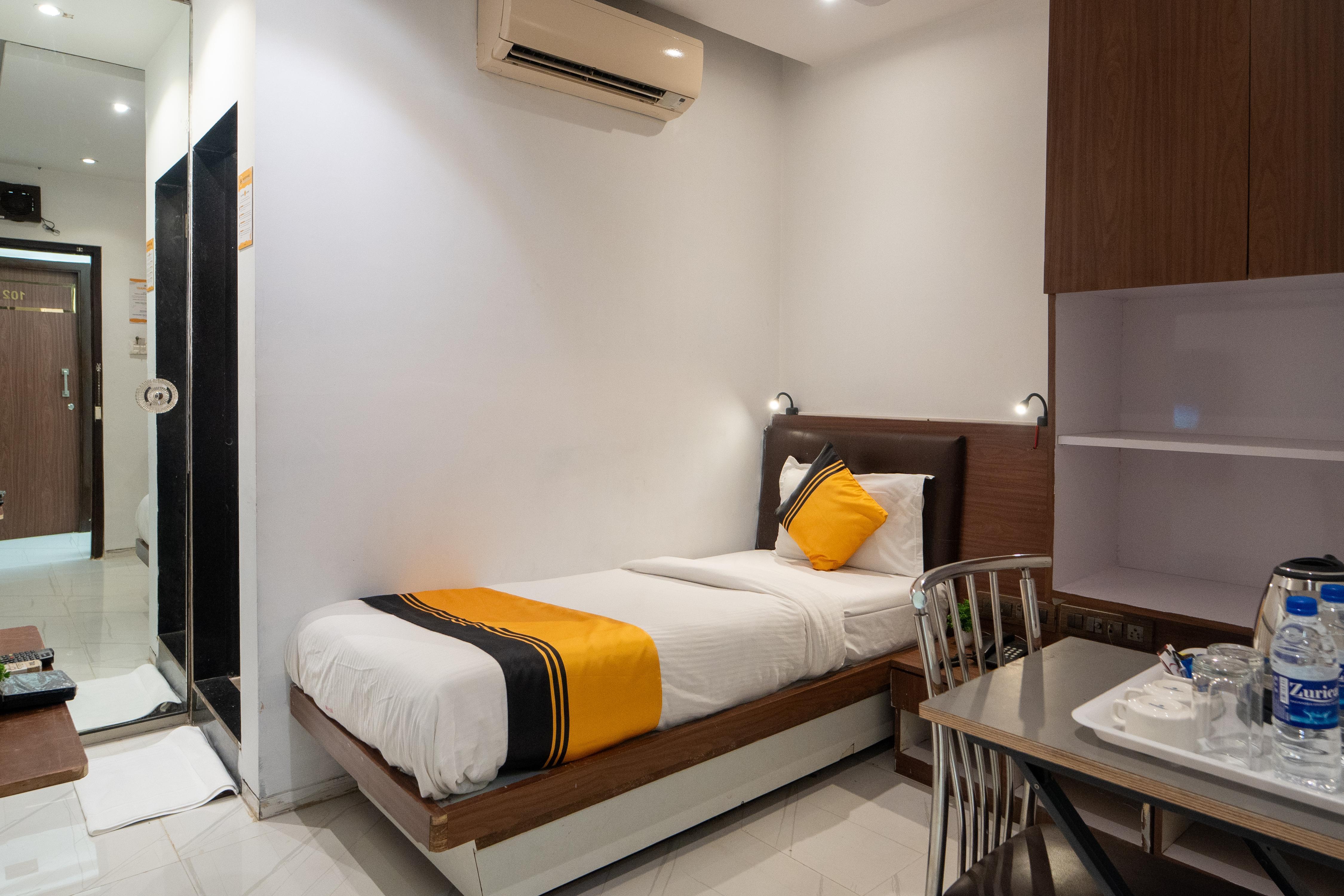 Itsy Hotels Rexton Inn - Tap to explore photos