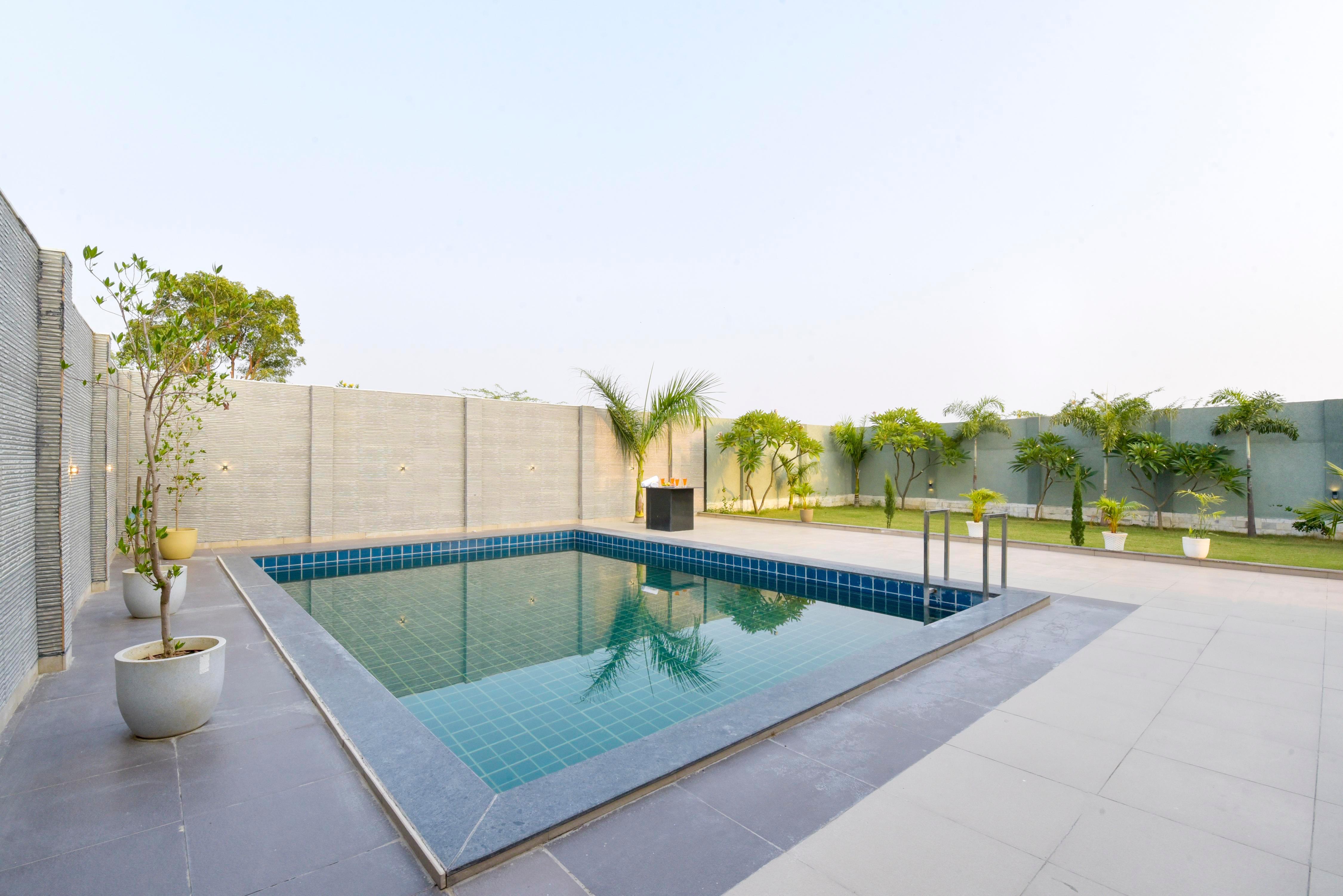 DanCenter Hill's Stay Villa | 3BHK | Pvt Pool | Kishangarh - Tap to explore photos