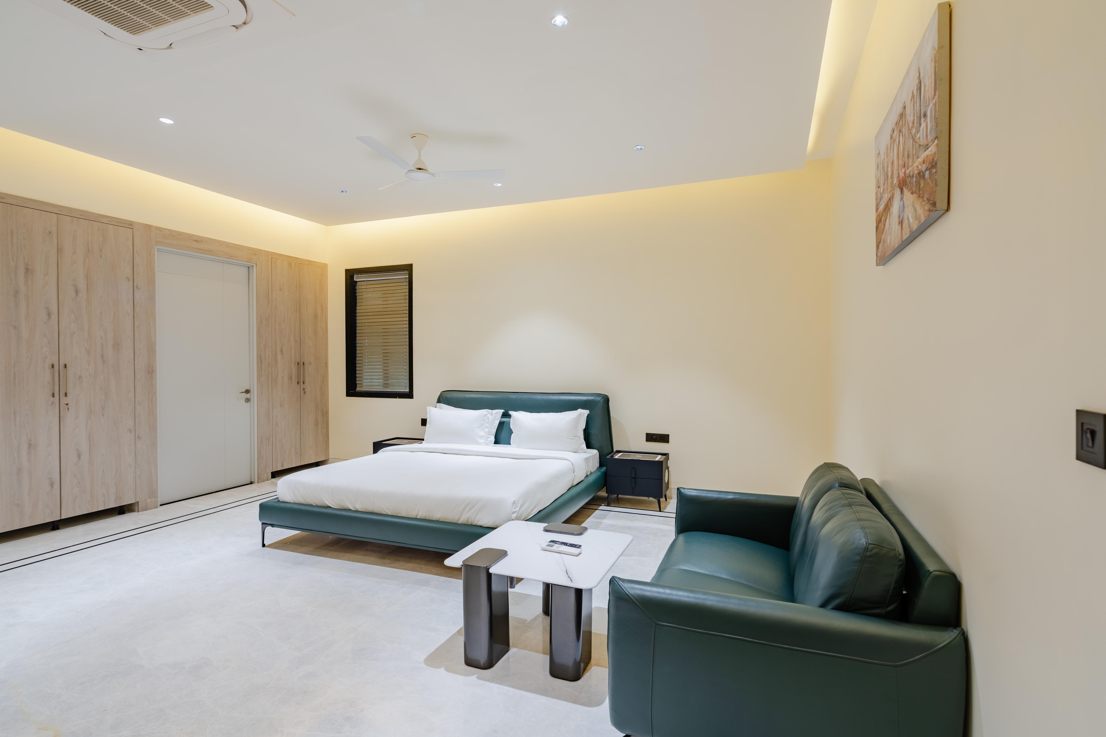 CS Luxurio Presidential Studios Room Type - Grandeur Suite Room