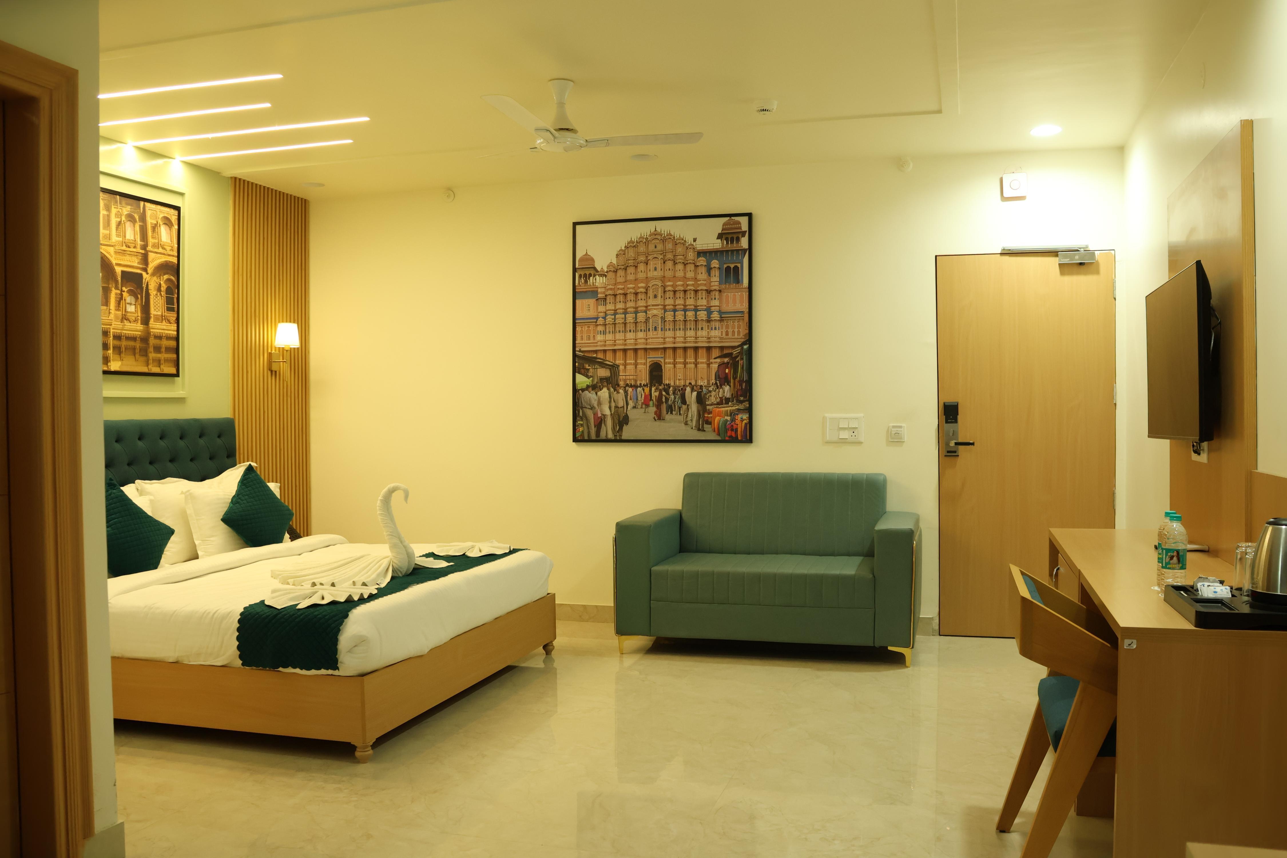 MAAN PALACE - Tap to explore photos