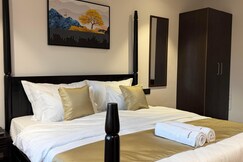 Hotel Aventus - By Urbantara