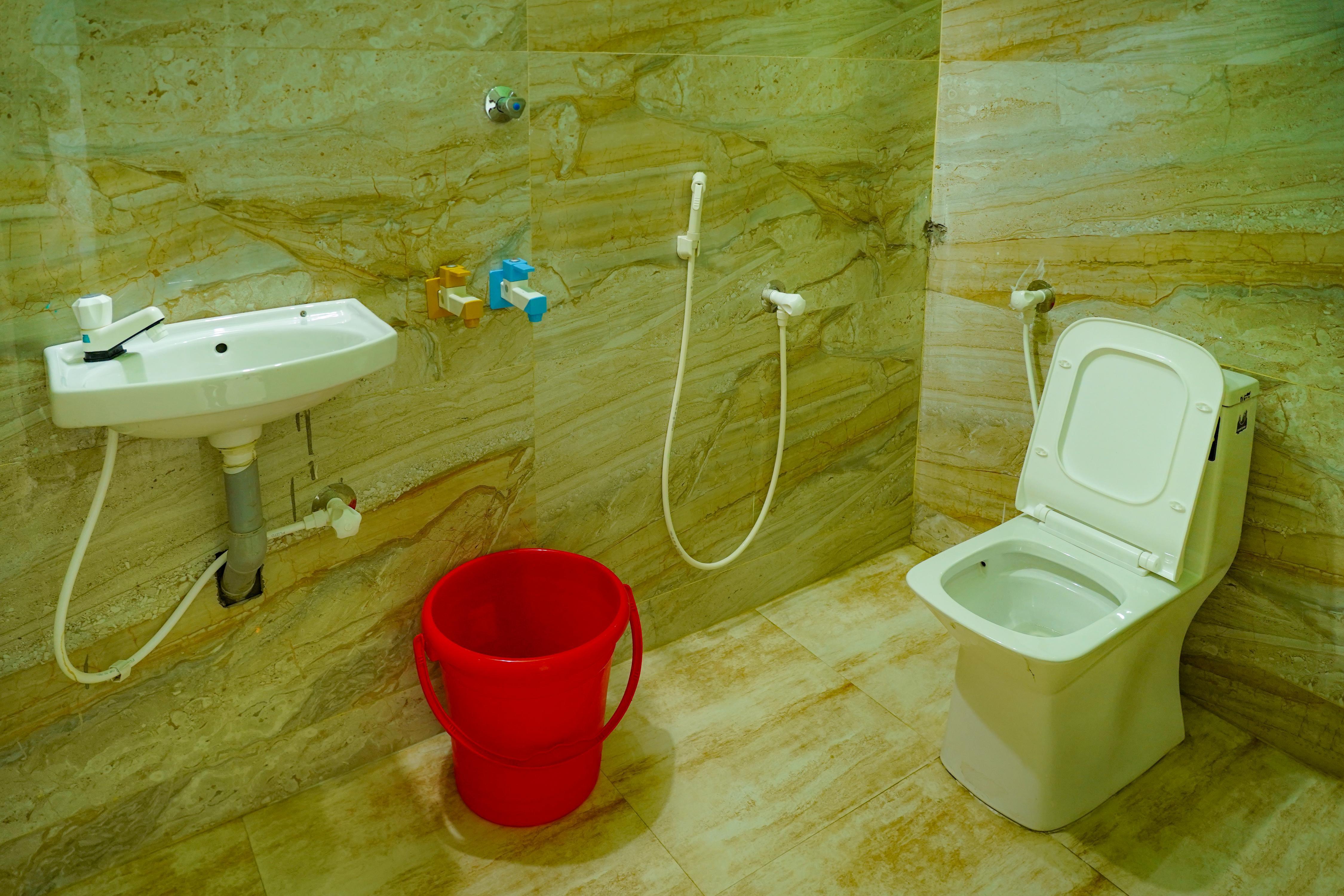 Orange Residency - Tap to explore photos