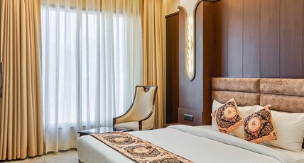 Hotel Avnish Room Type - Deluxe with King Bed