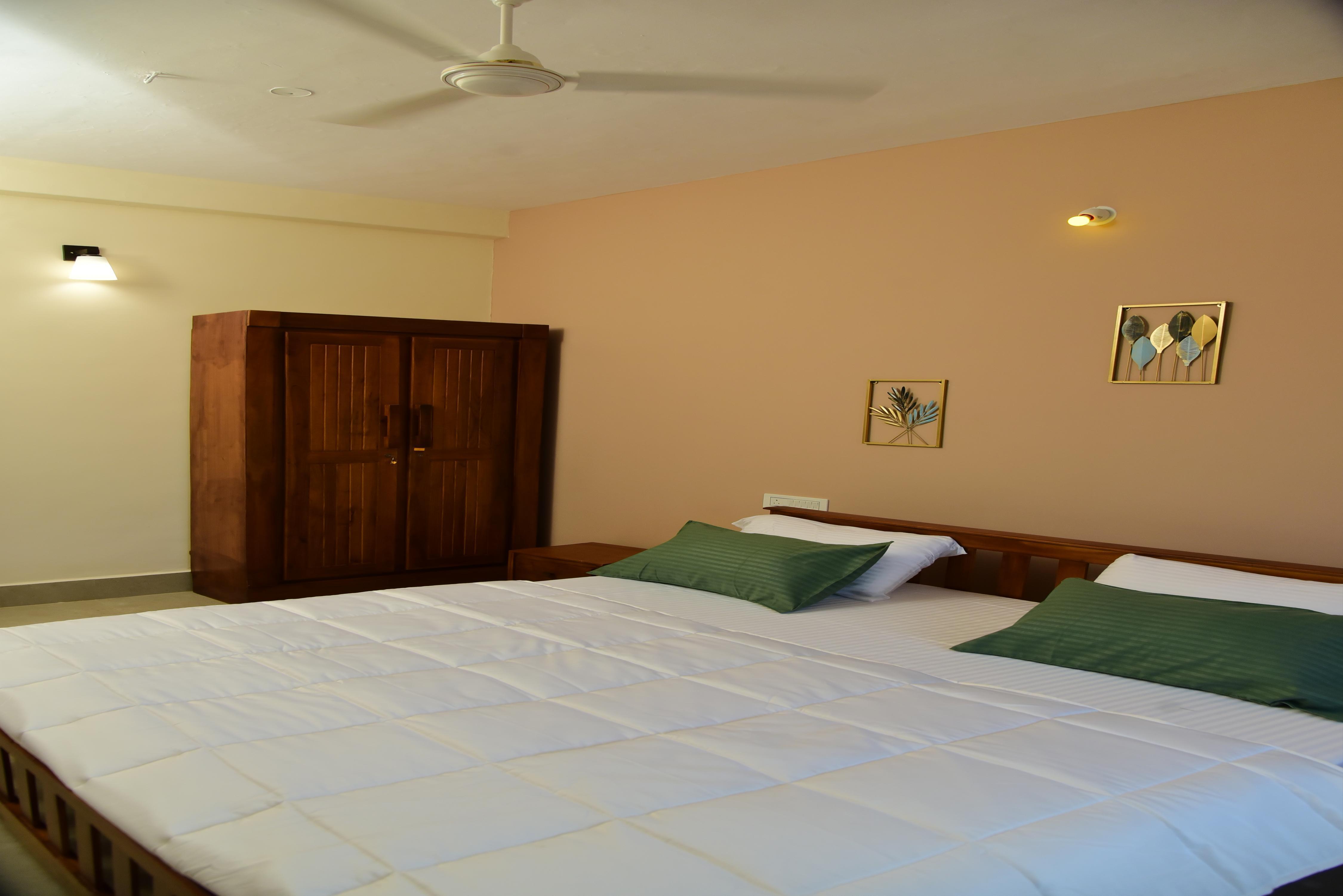 Nirantara Luxury Service Apartment - Tap to explore photos