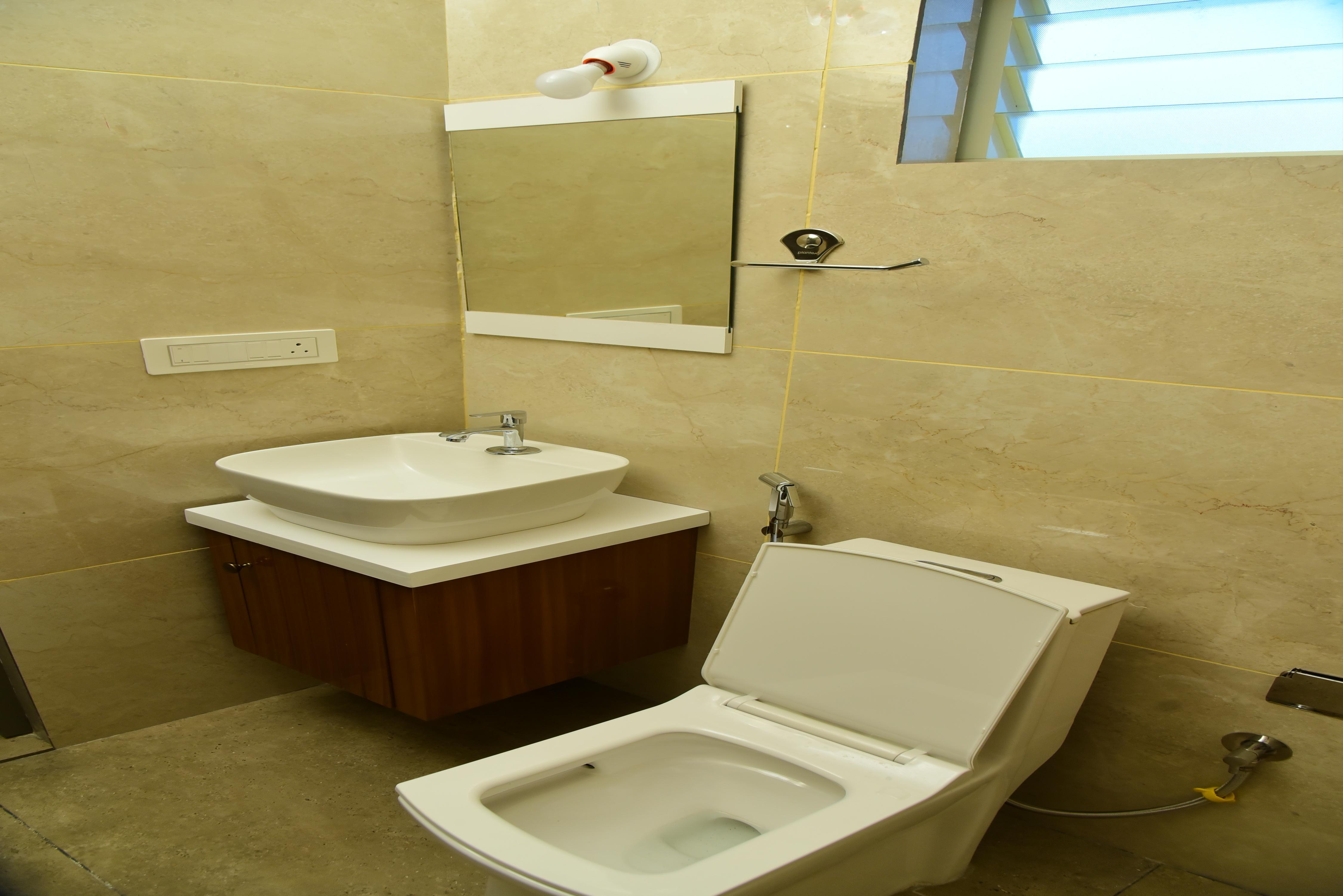 Nirantara Luxury Service Apartment - Tap to explore photos