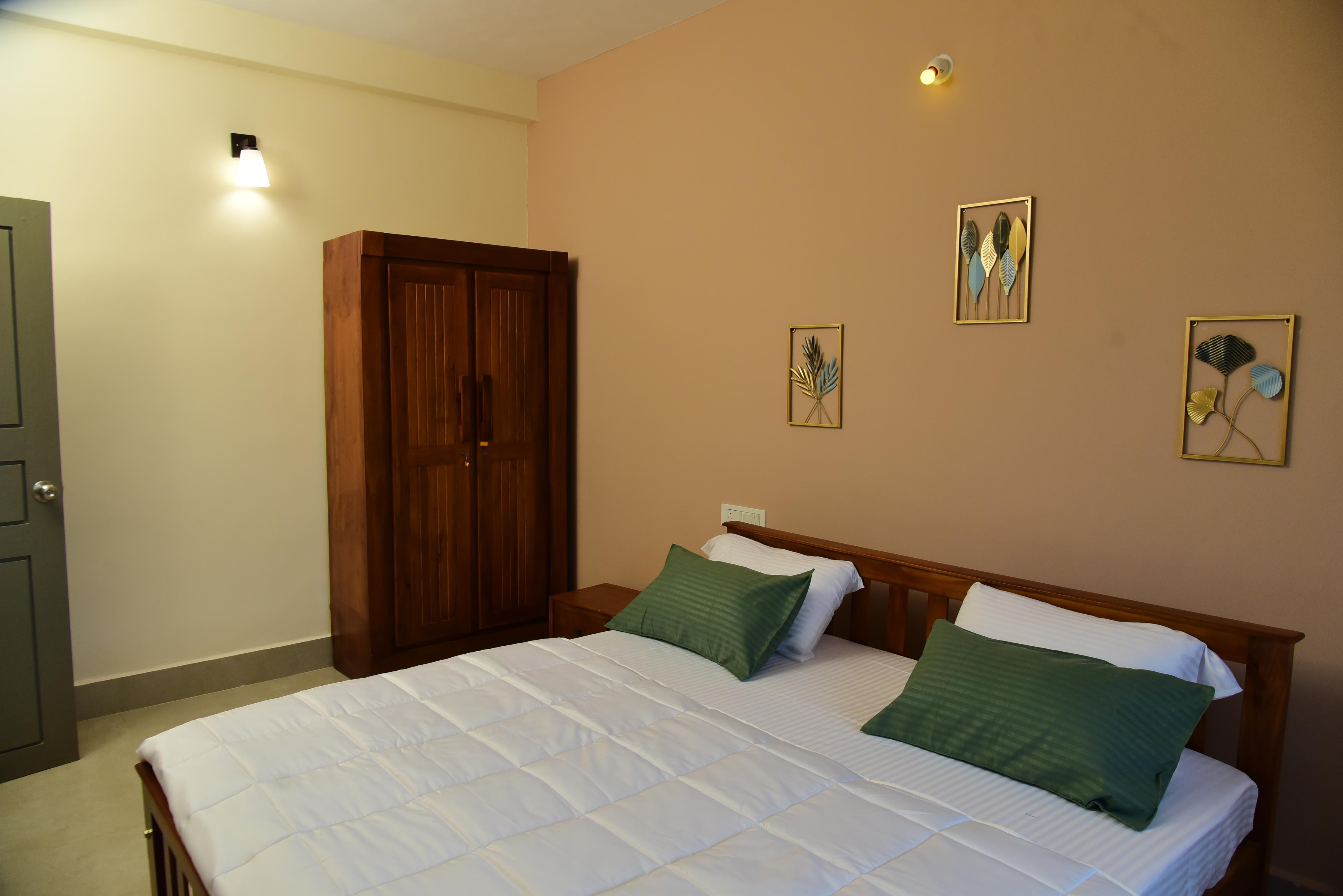 Nirantara Luxury Service Apartment - Tap to explore photos