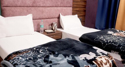 Hotel 7 Chakra In Room Type - Twin Bed Room
