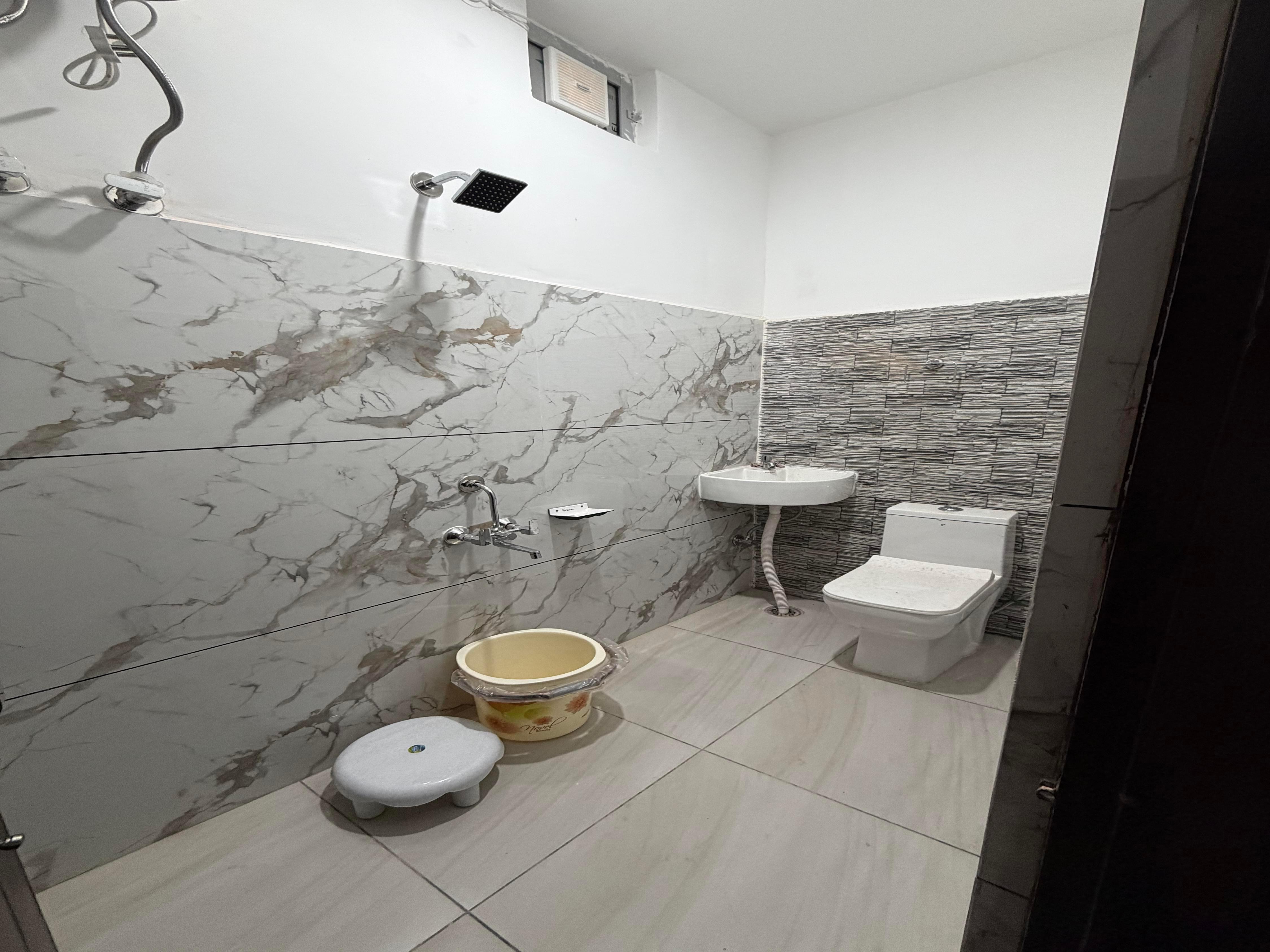 The White Lotus Homestay - Tap to explore photos