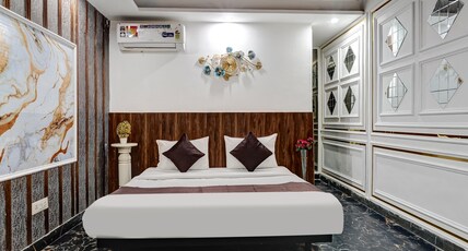 Hotel Twamev Near Nizamuddin Railway Station Room Type - Deluxe Room Hotel Twamev Near Nizamuddin Railway Station Room Type - Deluxe Room