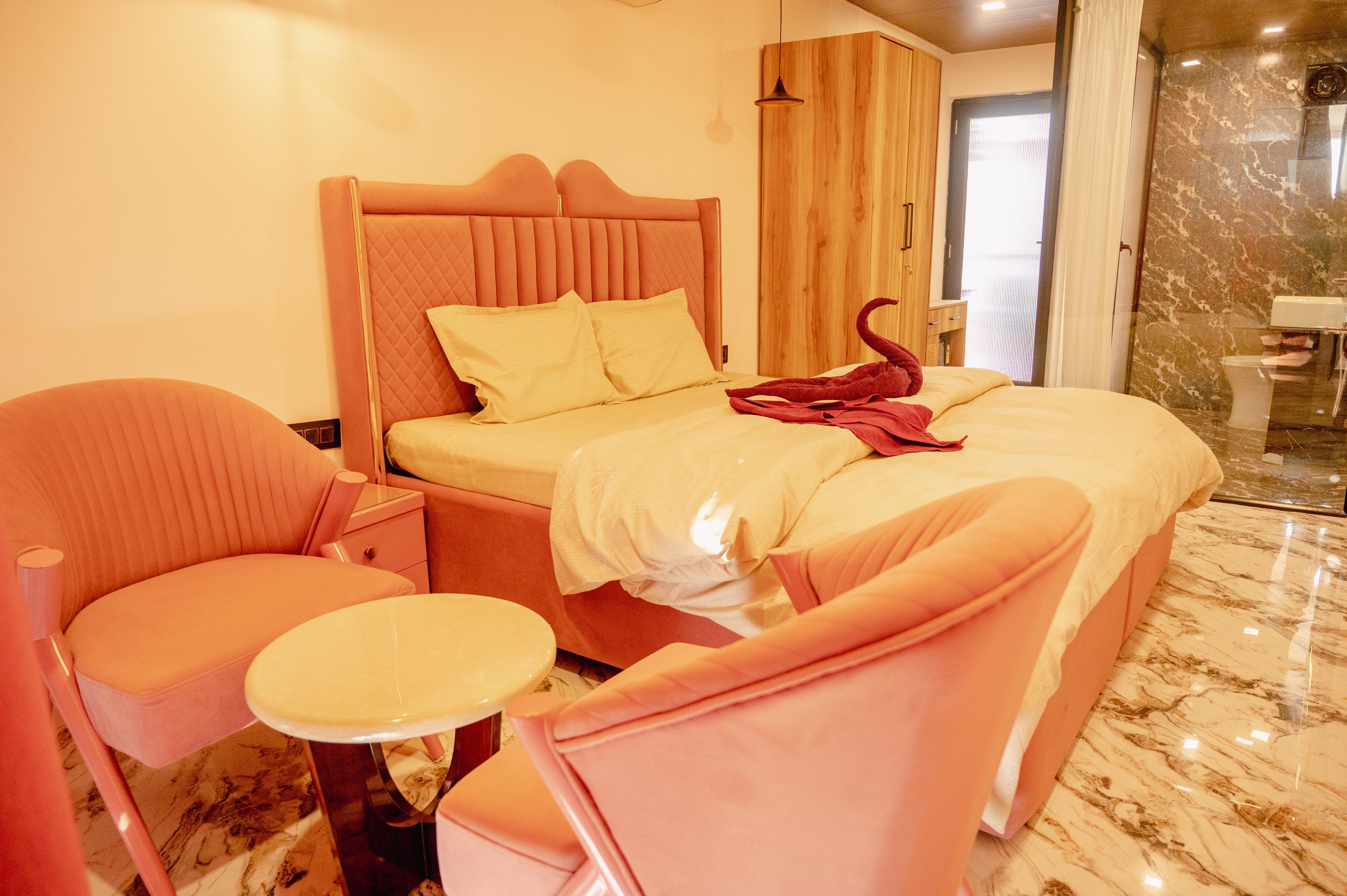 Coco 7 Beach Resort Room Type - Deluxe Sea View Room with Balcony and Open Jacuzzi