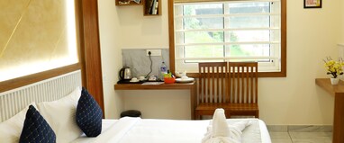 Cloud 9 Airport Hotel